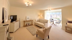 8 Ashfields Grove living room