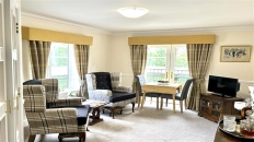Spacious living room