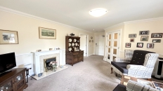Spacious living room
